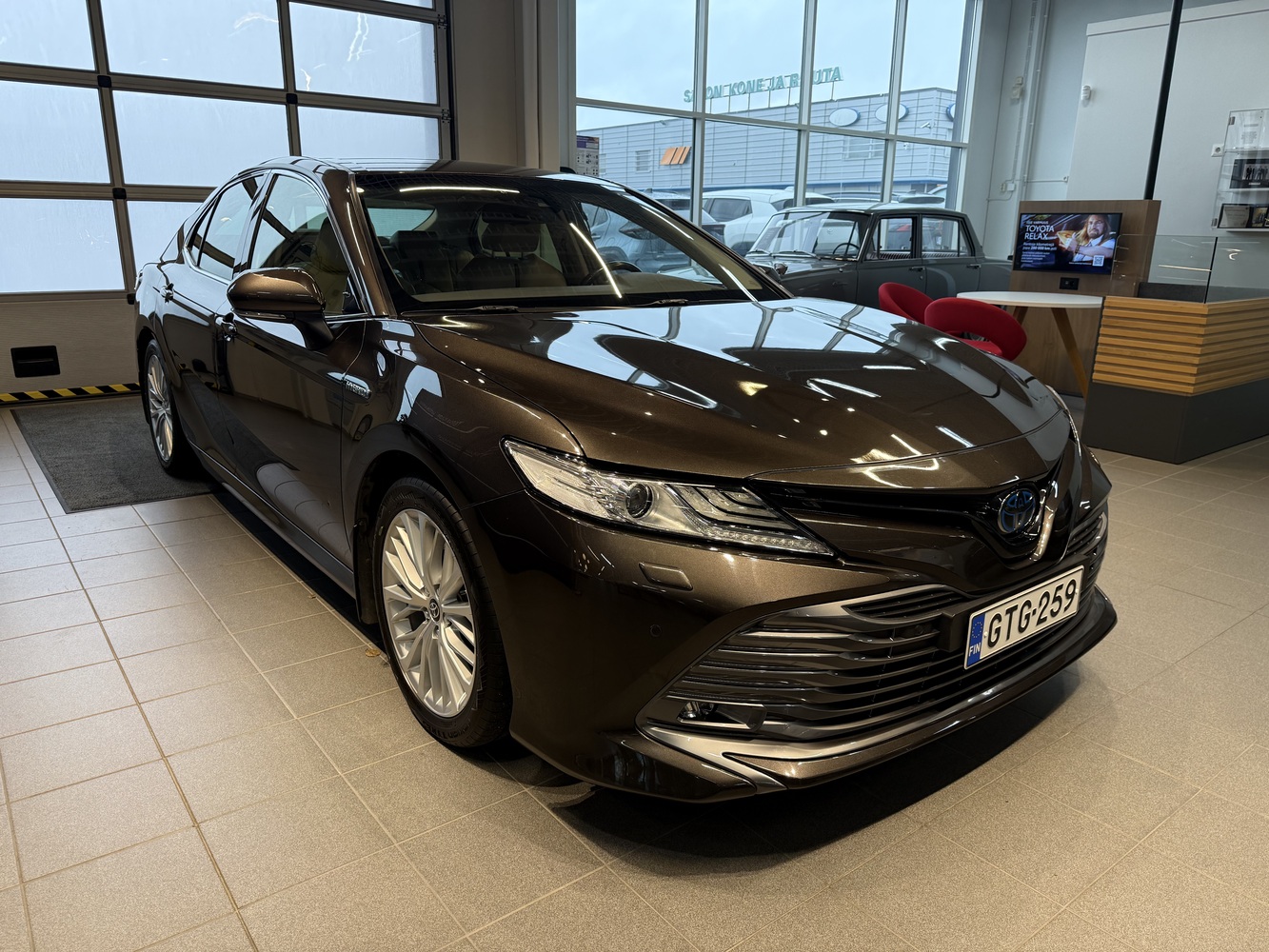Toyota Camry vaihtoauto