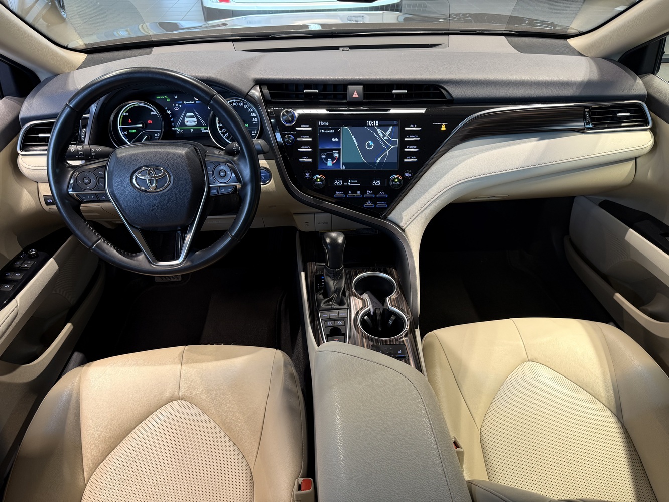 Toyota Camry vaihtoauto