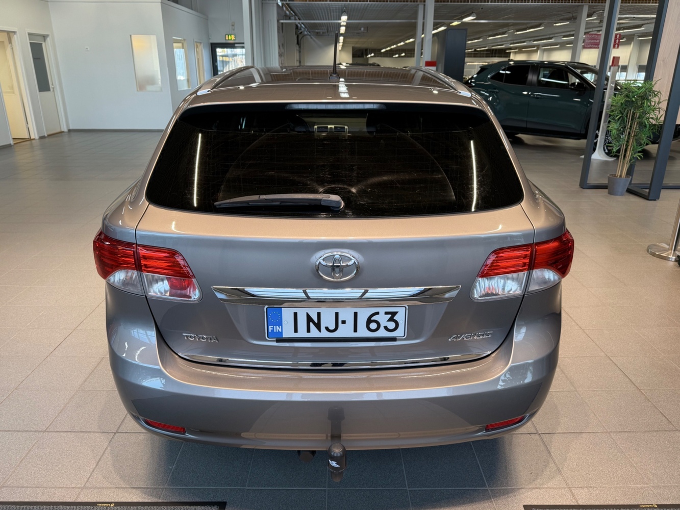 Toyota Avensis vaihtoauto