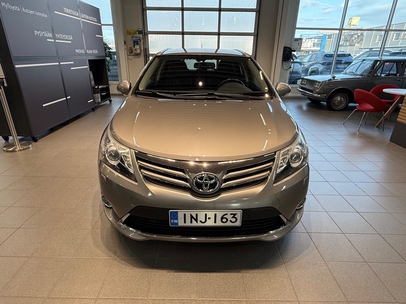 Toyota Avensis vaihtoauto