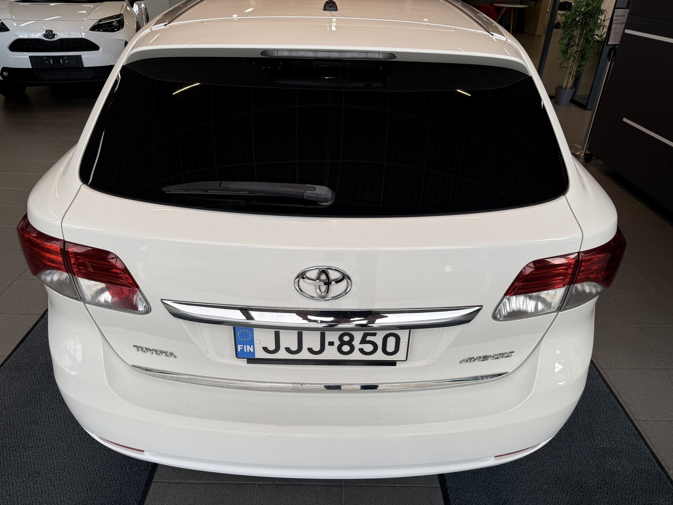 Toyota Avensis vaihtoauto