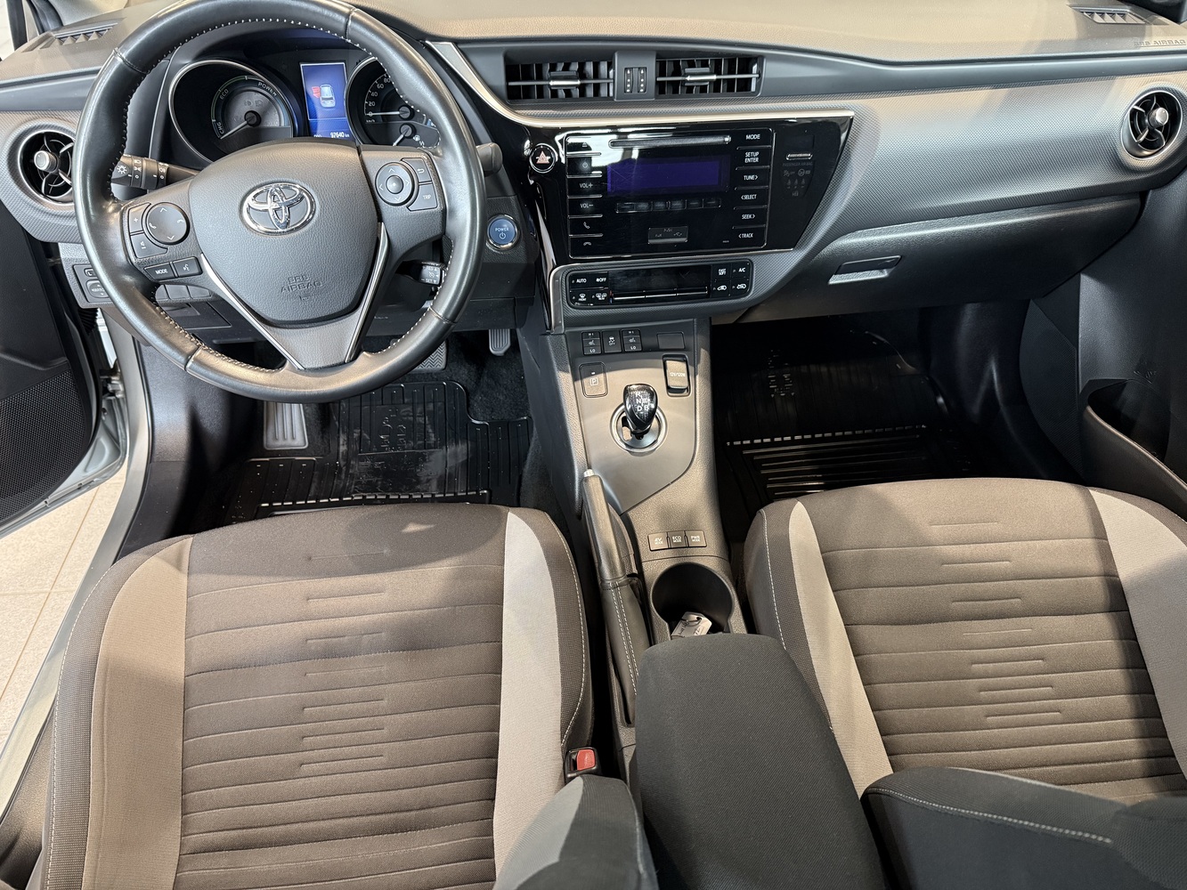 Toyota Auris vaihtoauto