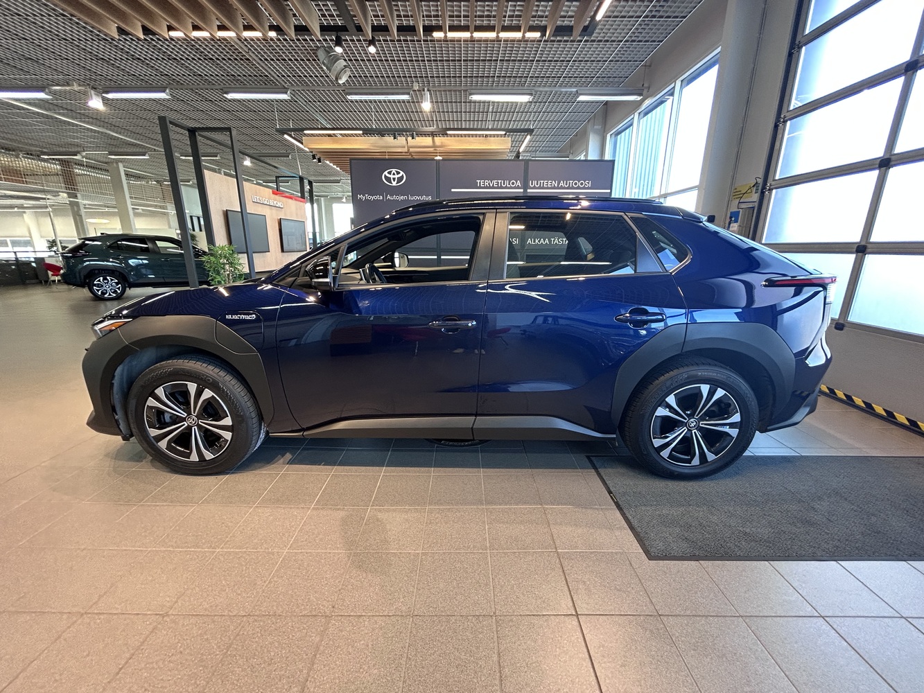 Toyota bZ4X vaihtoauto