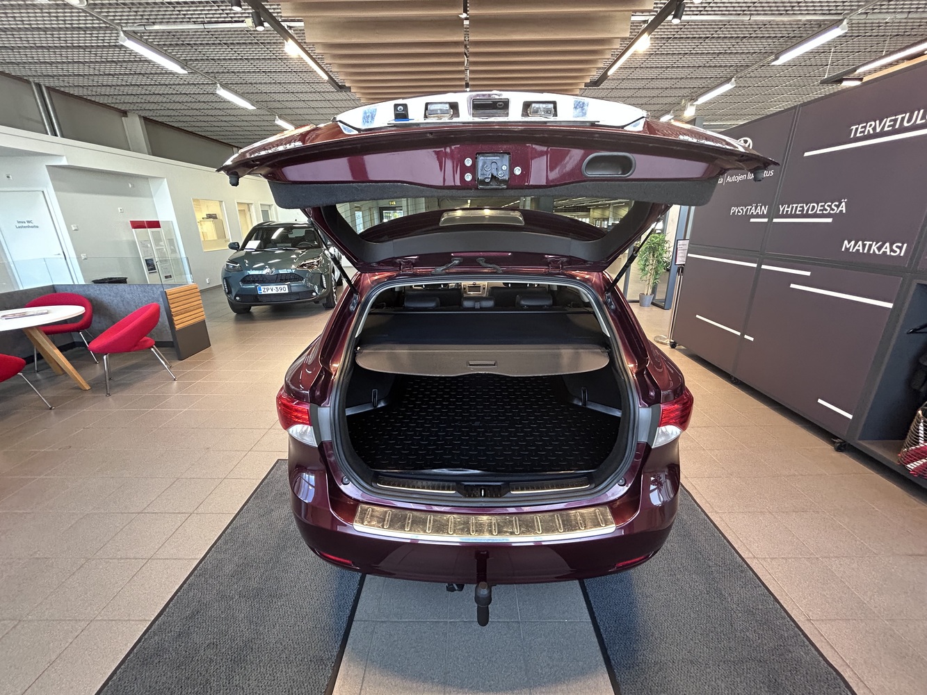 Toyota Avensis vaihtoauto