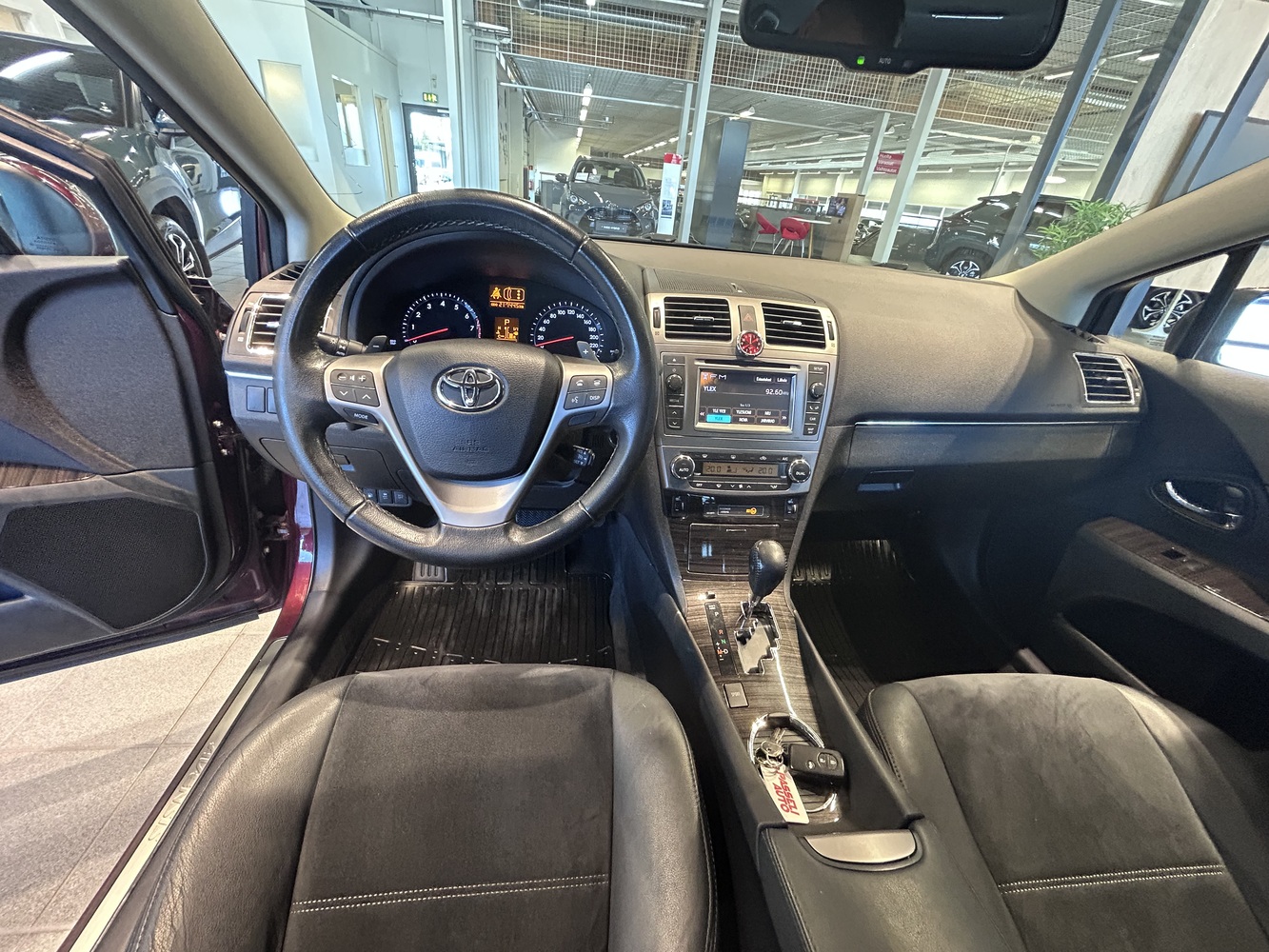 Toyota Avensis vaihtoauto