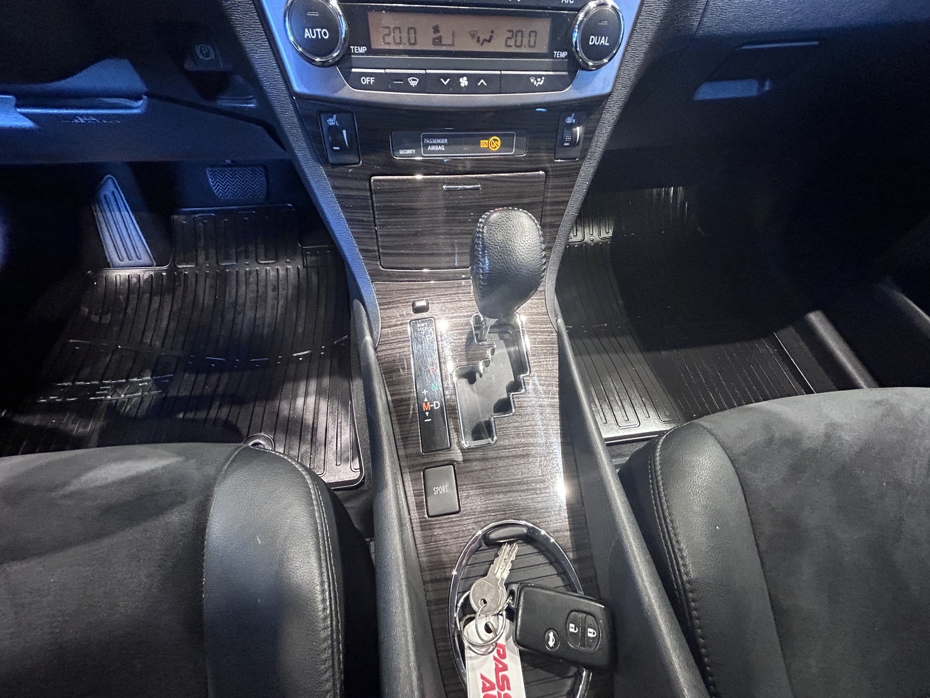 Toyota Avensis vaihtoauto