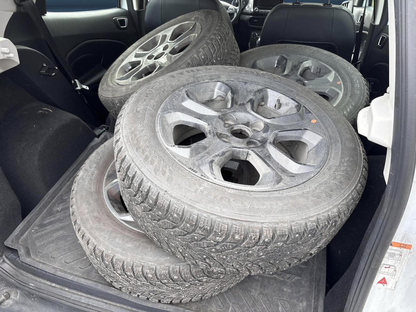 Ford Ecosport vaihtoauto