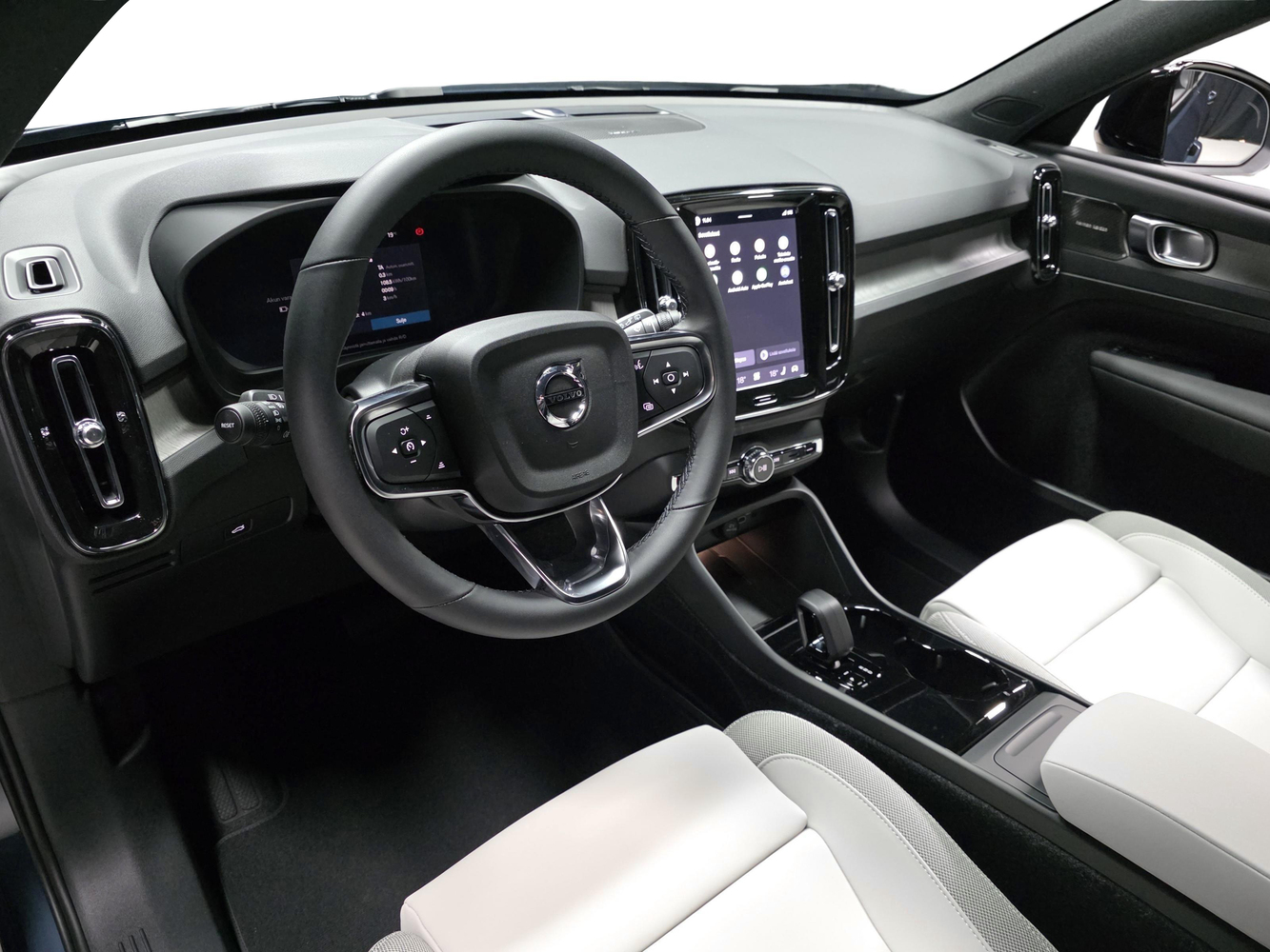 Volvo EX40 vaihtoauto