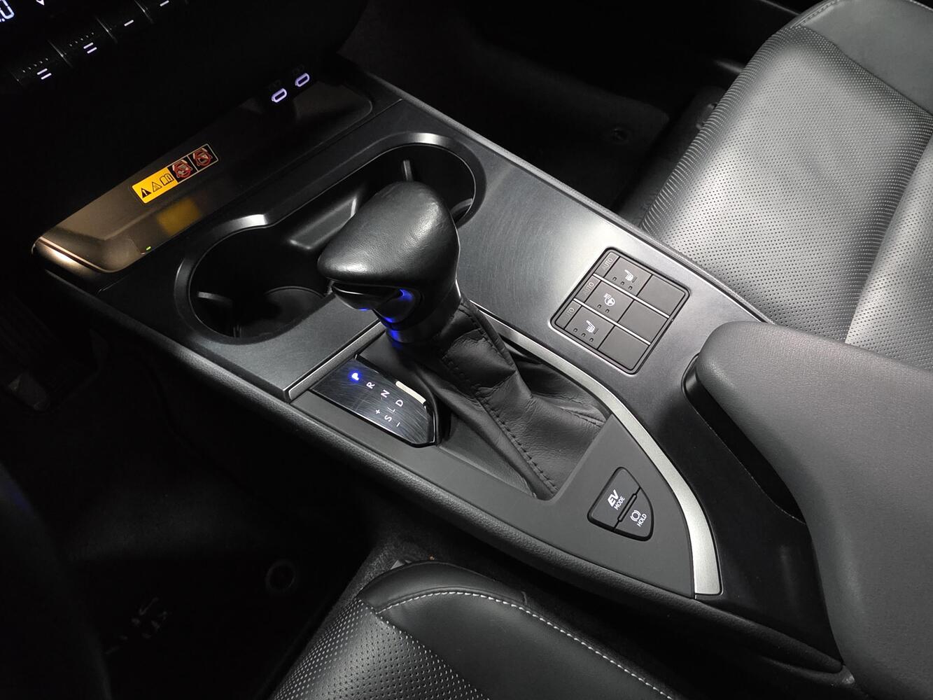 Lexus UX vaihtoauto