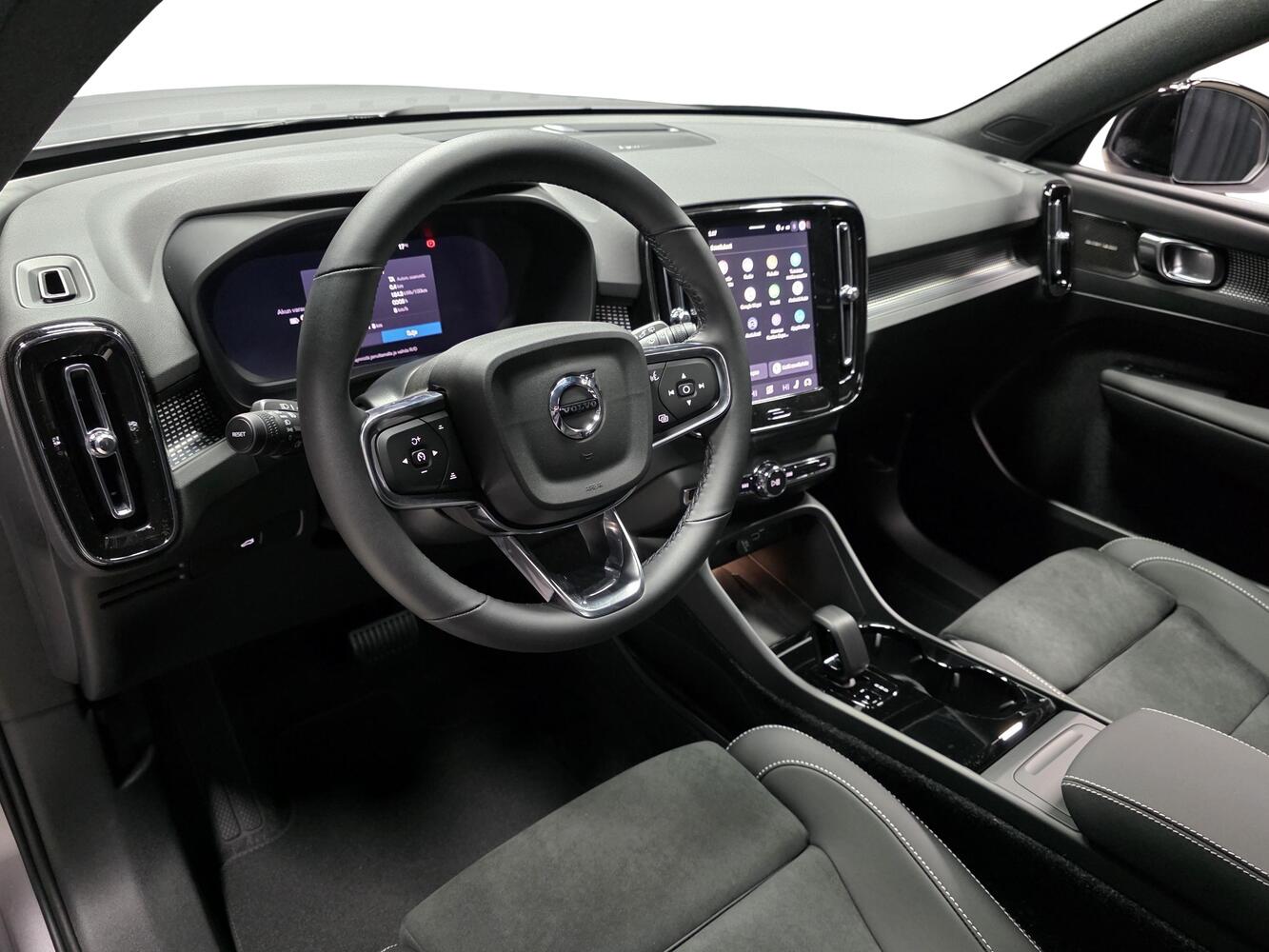 Volvo EX40 vaihtoauto