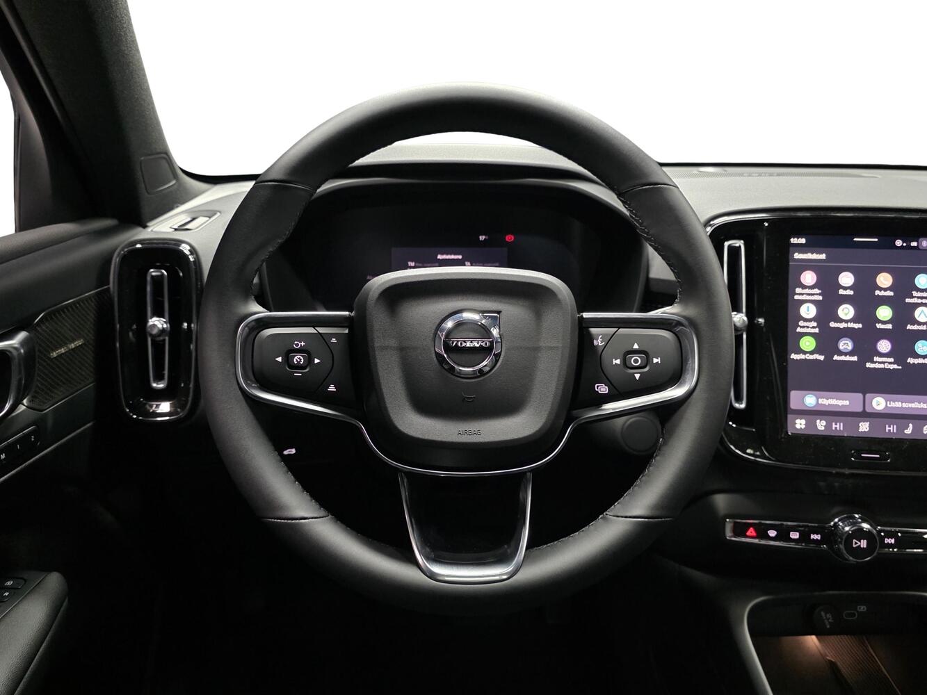 Volvo EX40 vaihtoauto