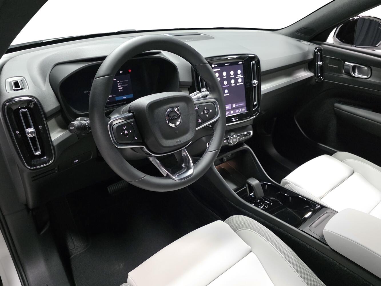 Volvo EX40 vaihtoauto