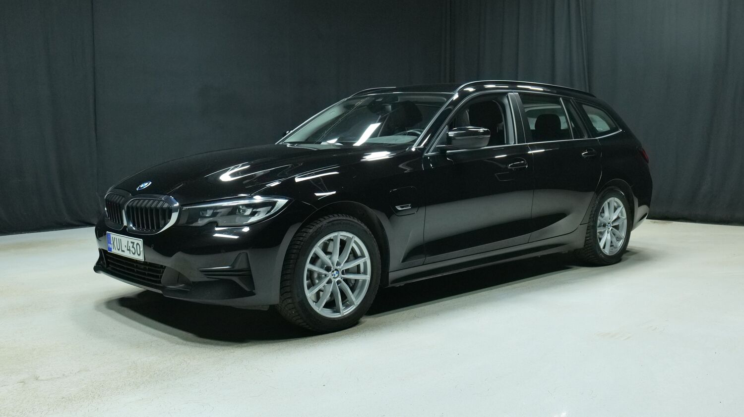 BMW 330 vaihtoauto