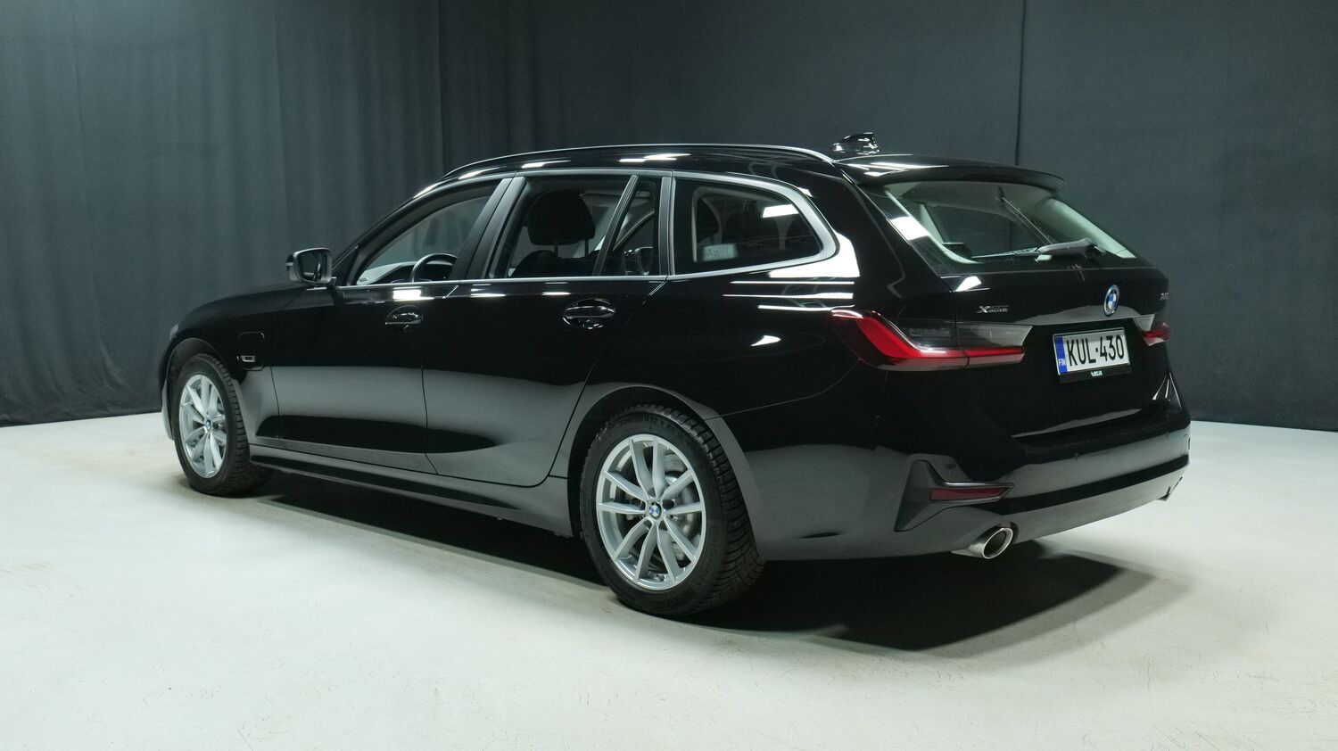 BMW 330 vaihtoauto