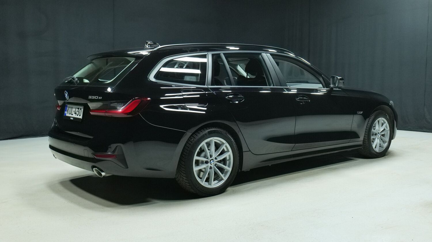 BMW 330 vaihtoauto