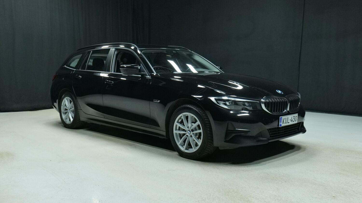 BMW 330 vaihtoauto