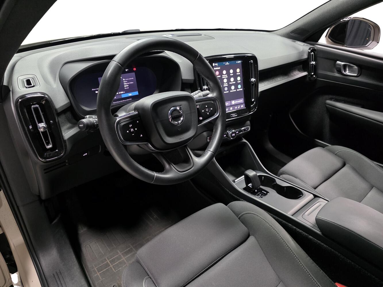 Volvo EX40 vaihtoauto