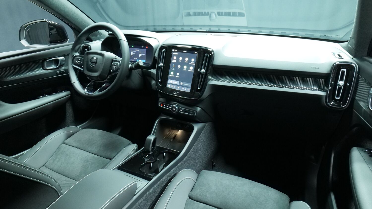 Volvo EX40 vaihtoauto