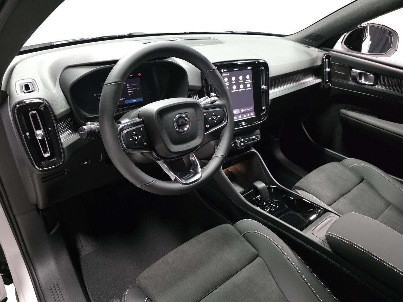 Volvo EX40 vaihtoauto