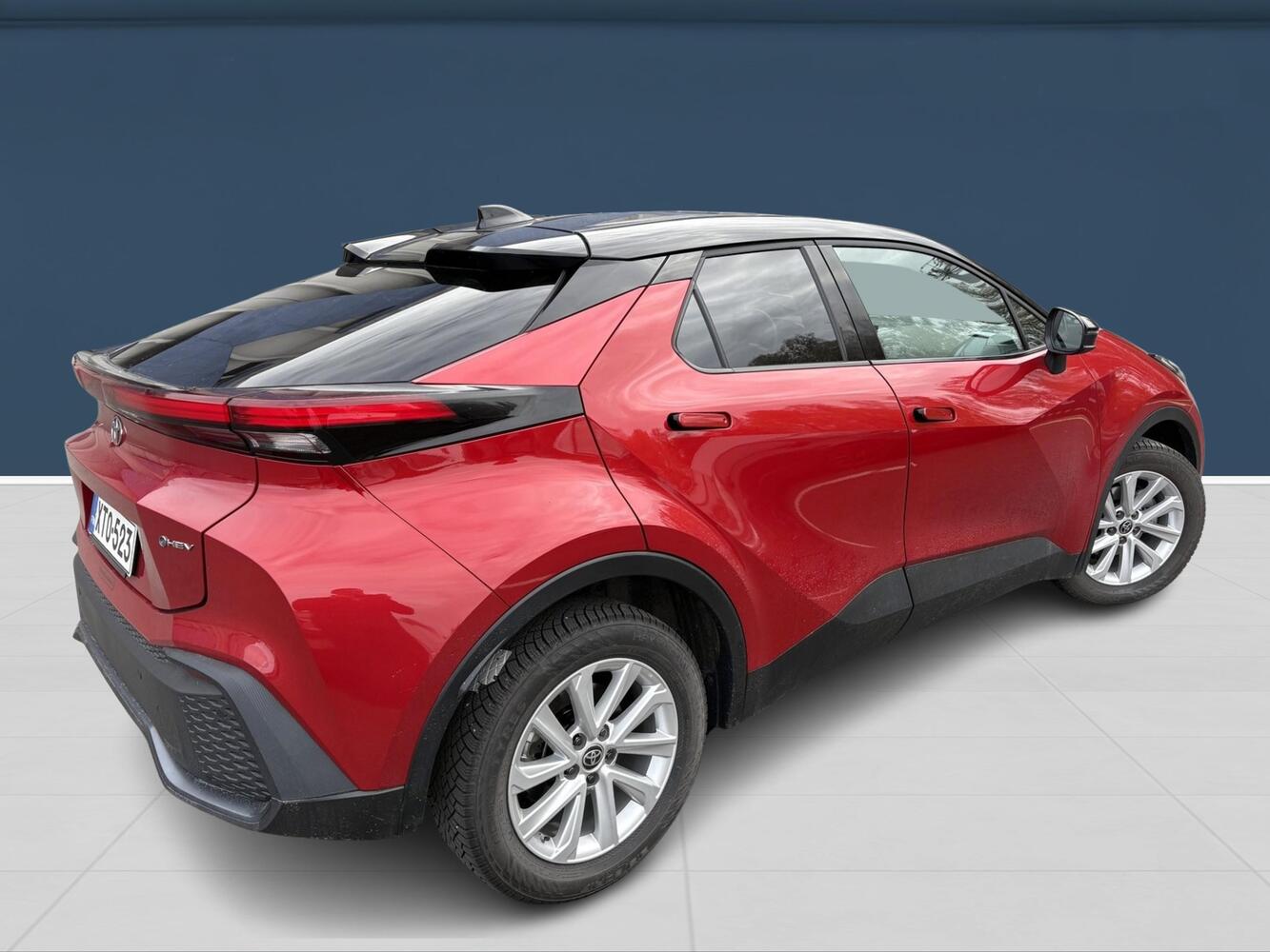 Toyota C-HR vaihtoauto
