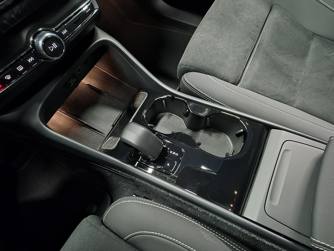 Volvo EX40 vaihtoauto