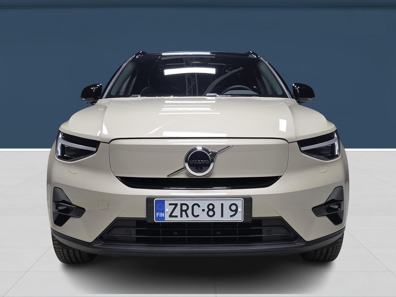Volvo EX40 vaihtoauto