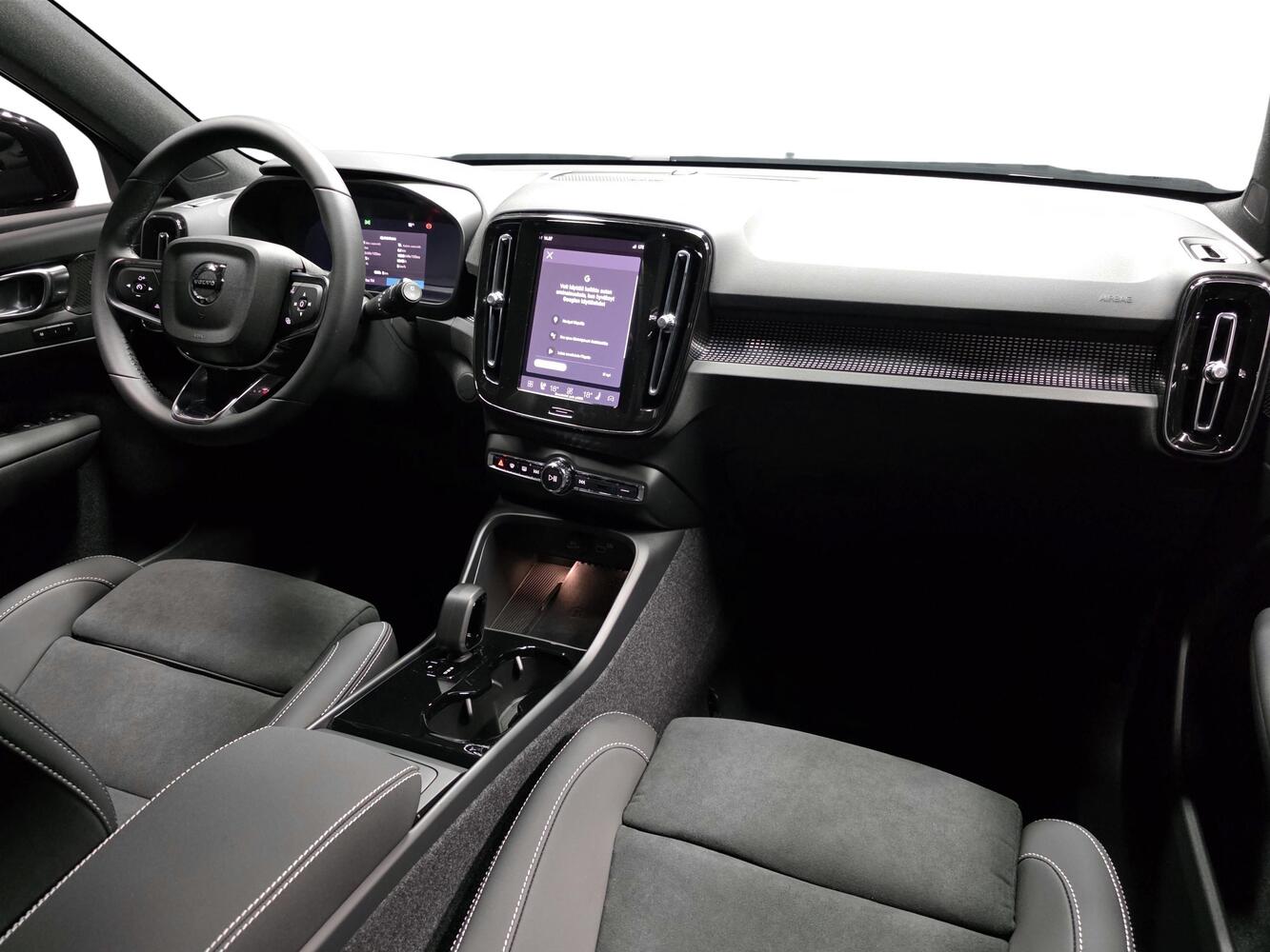 Volvo EX40 vaihtoauto