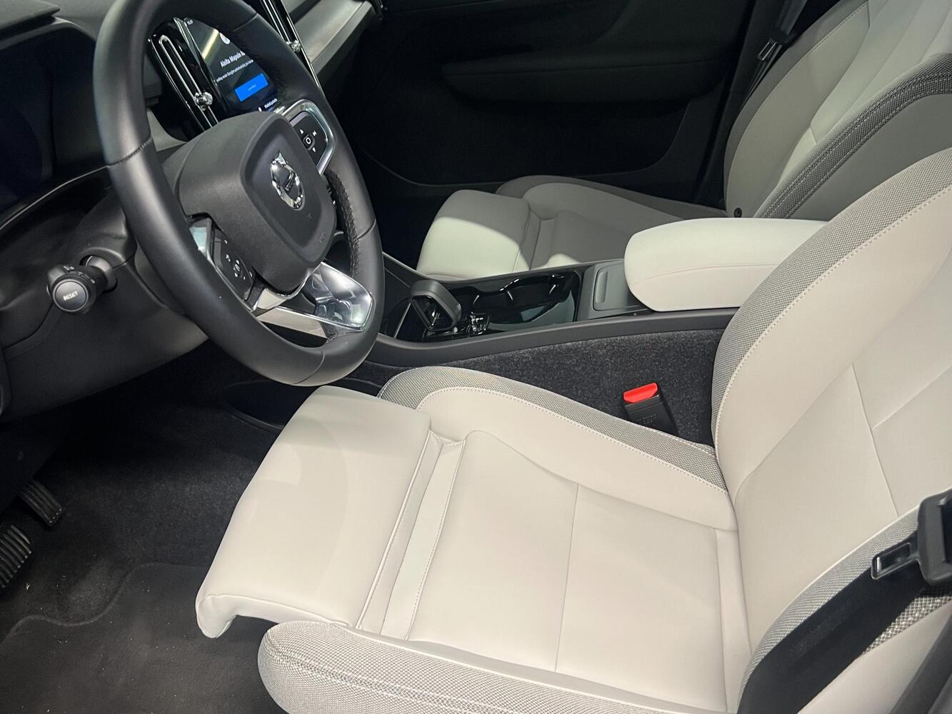 Volvo EX40 vaihtoauto