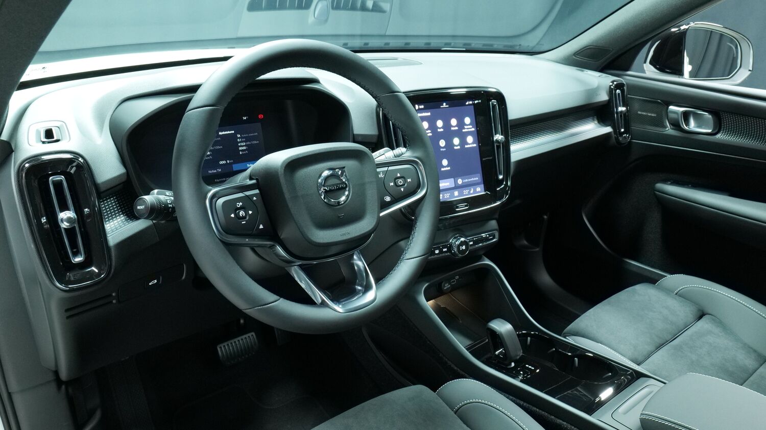 Volvo EX40 vaihtoauto