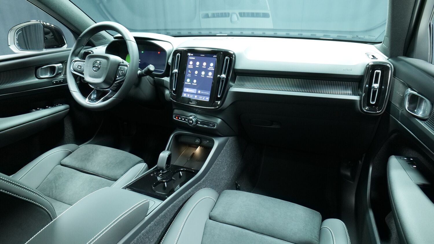 Volvo EX40 vaihtoauto
