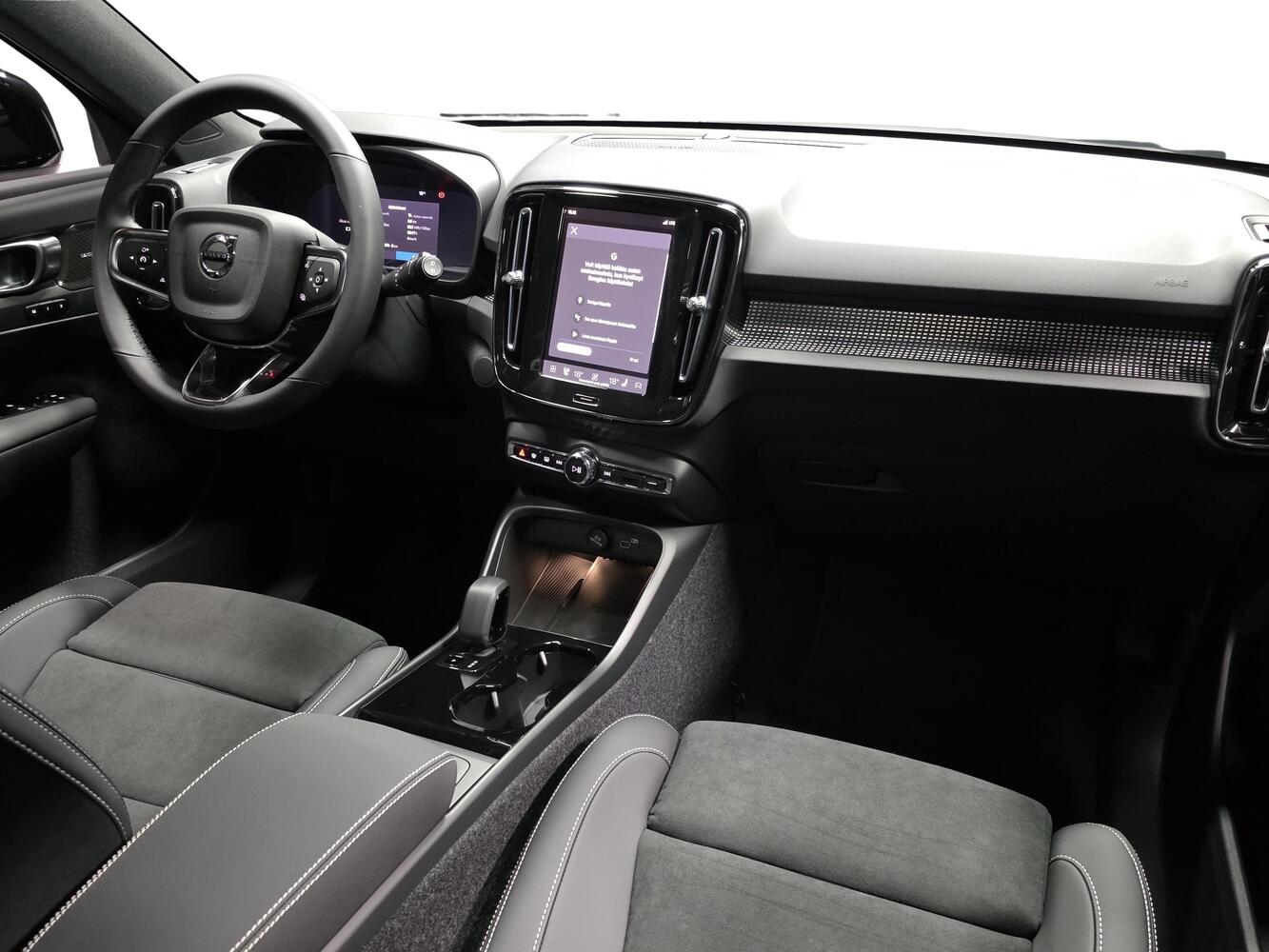 Volvo EX40 vaihtoauto