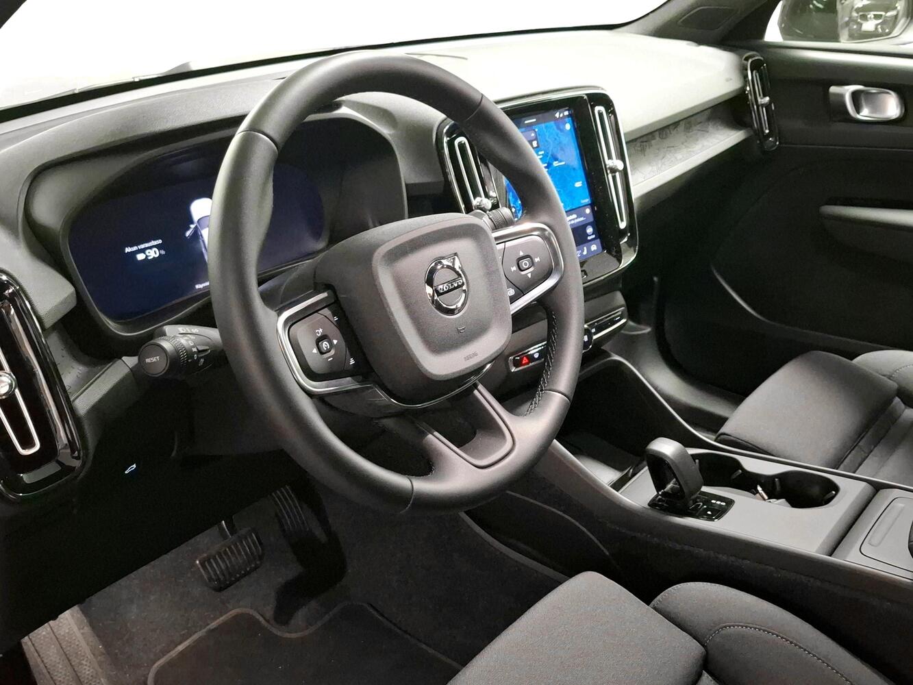 Volvo EX40 vaihtoauto