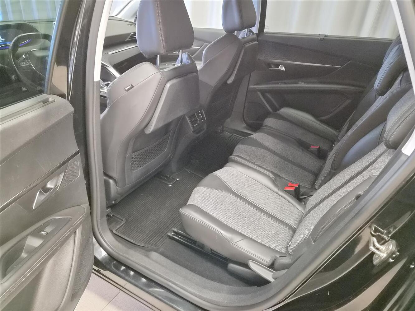 Peugeot 5008 vaihtoauto