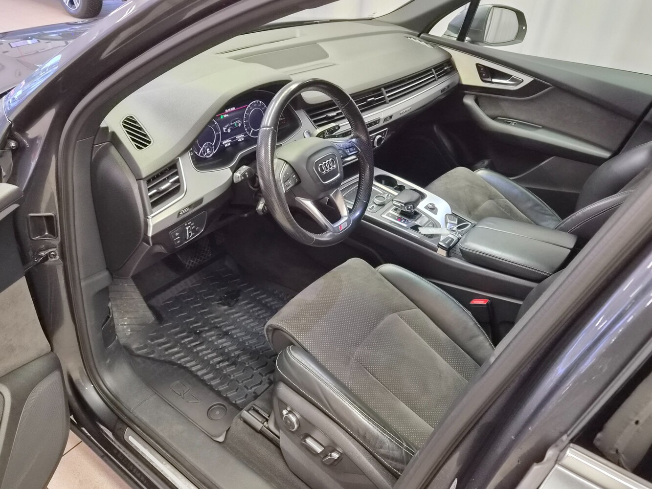 Audi Q7 vaihtoauto