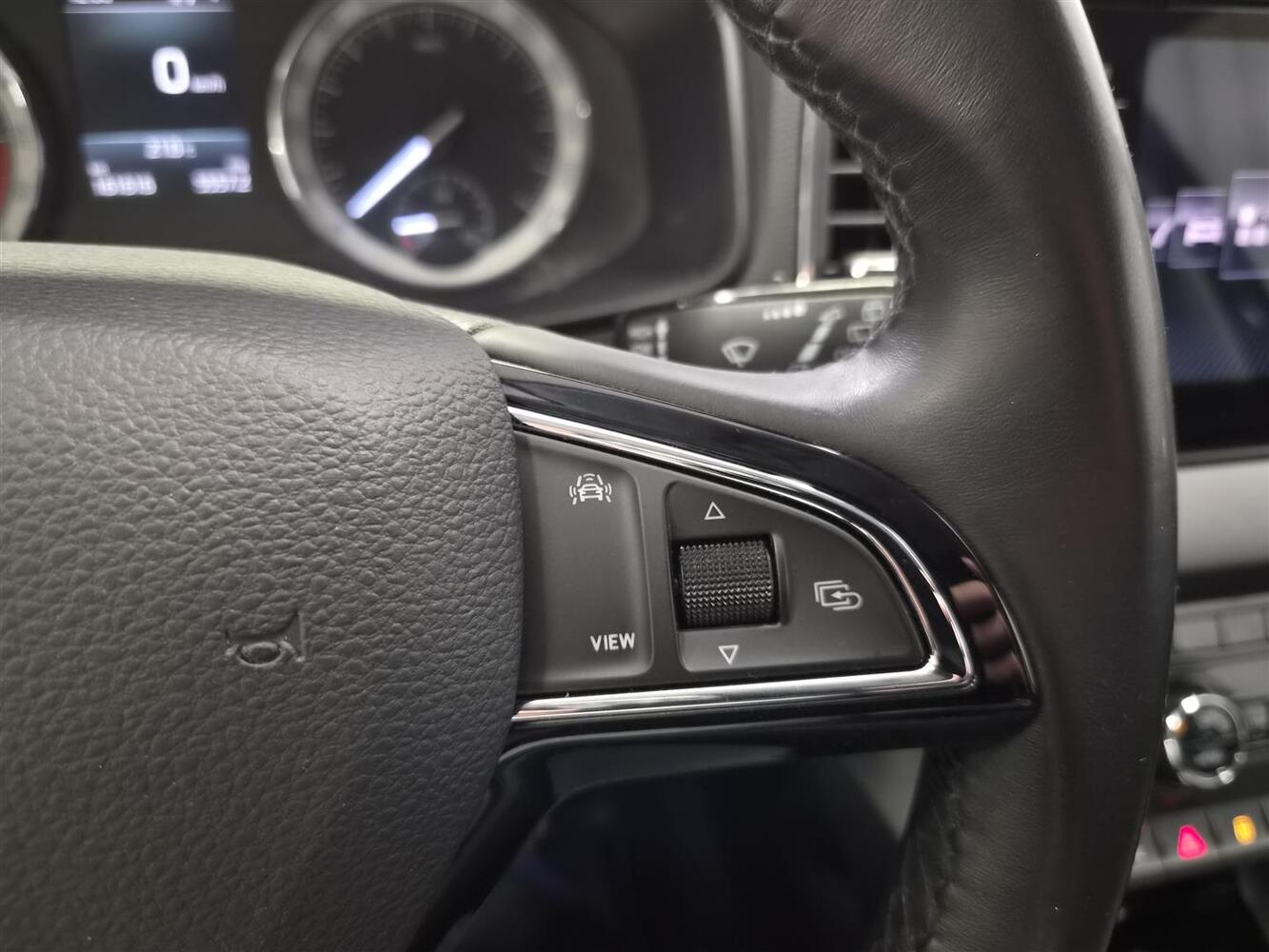 Skoda Karoq vaihtoauto