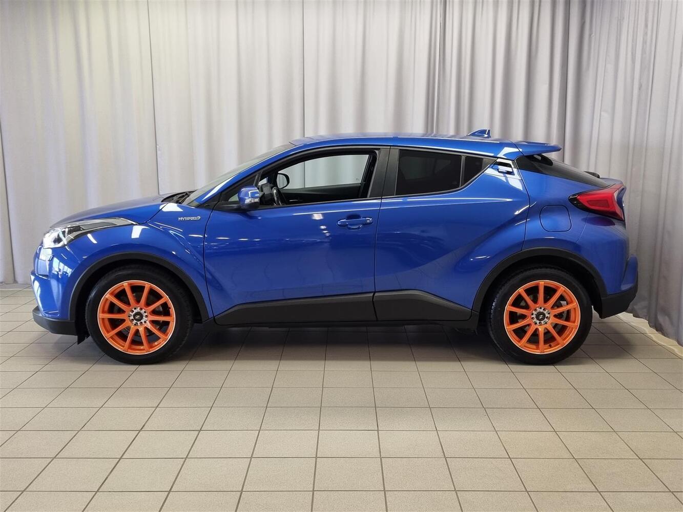 Toyota C-HR vaihtoauto