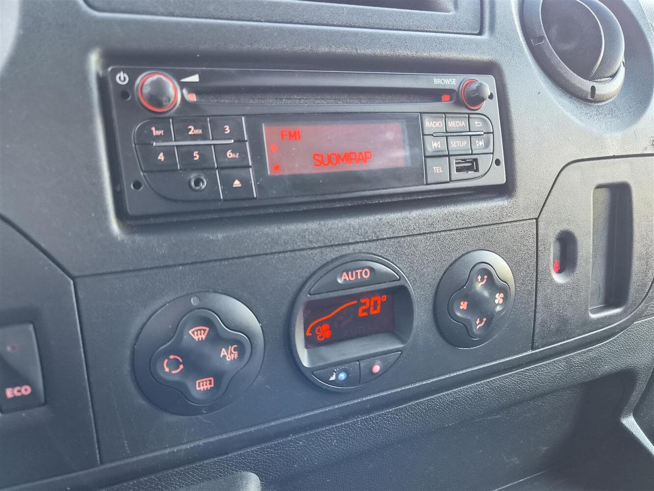 Nissan NV400 vaihtoauto