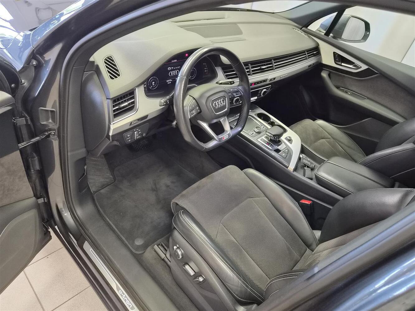 Audi Q7 vaihtoauto