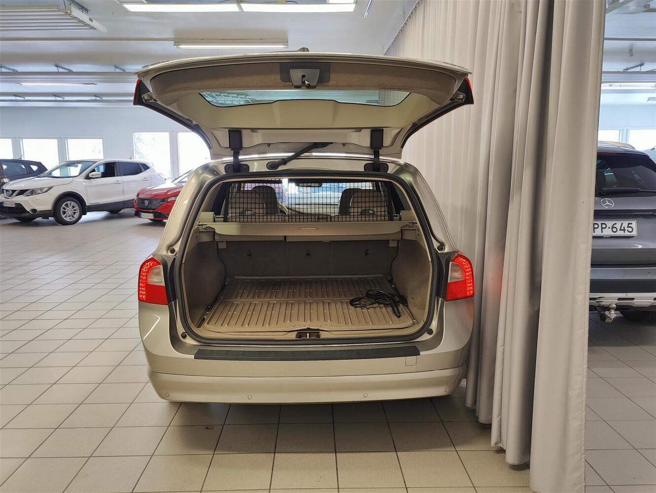 Volvo V70 vaihtoauto