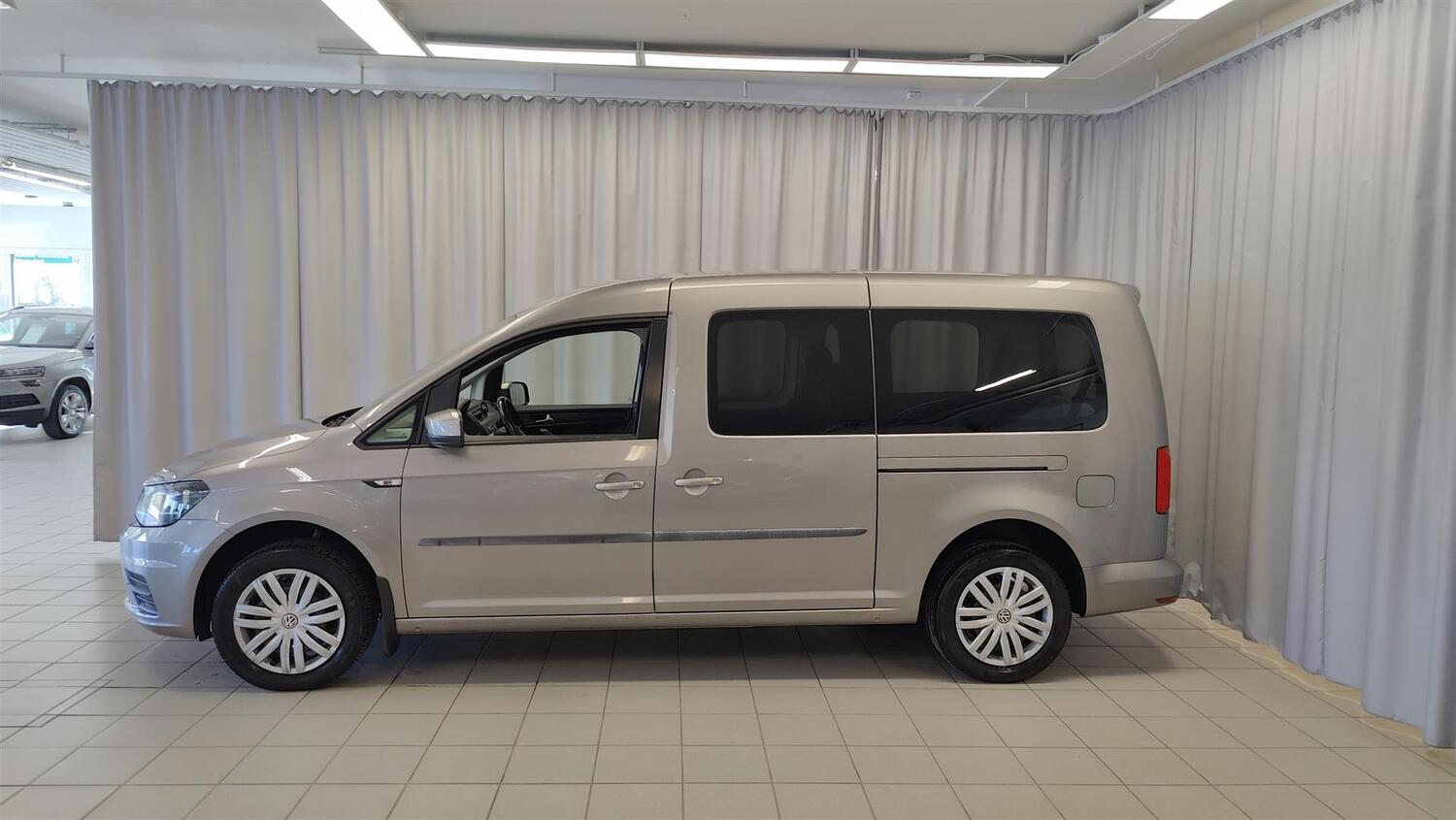 Volkswagen Caddy Maxi vaihtoauto