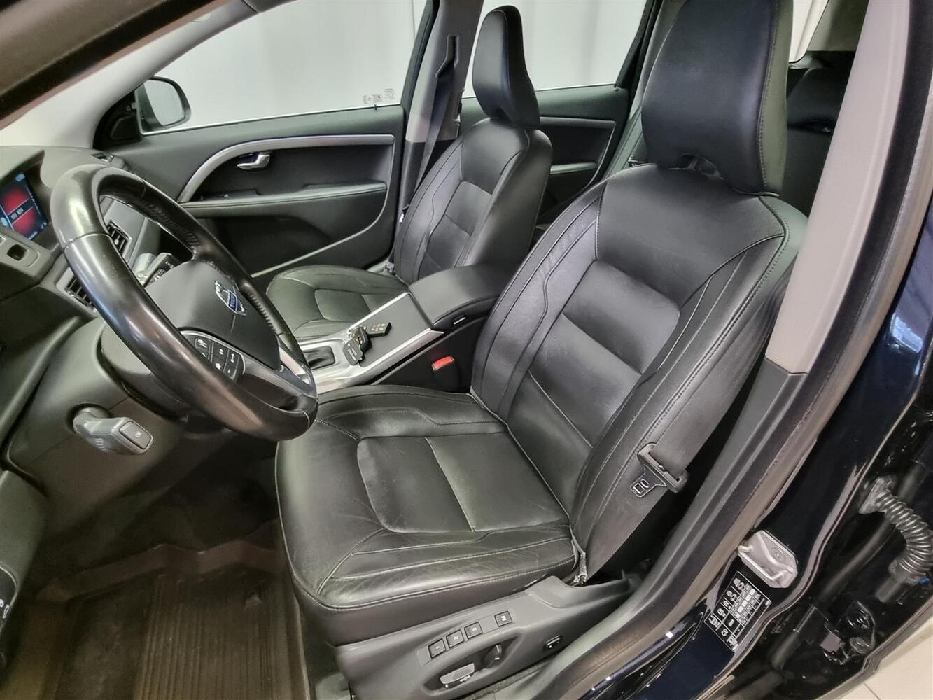 Volvo V70 vaihtoauto