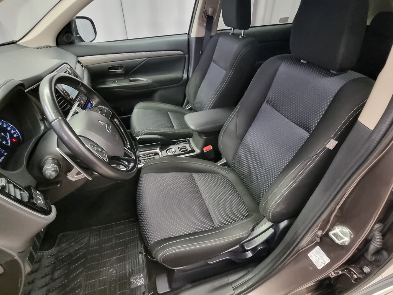 Mitsubishi Outlander vaihtoauto