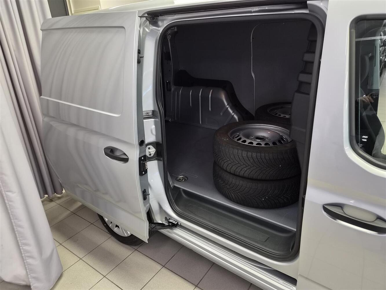 Volkswagen Caddy Maxi vaihtoauto