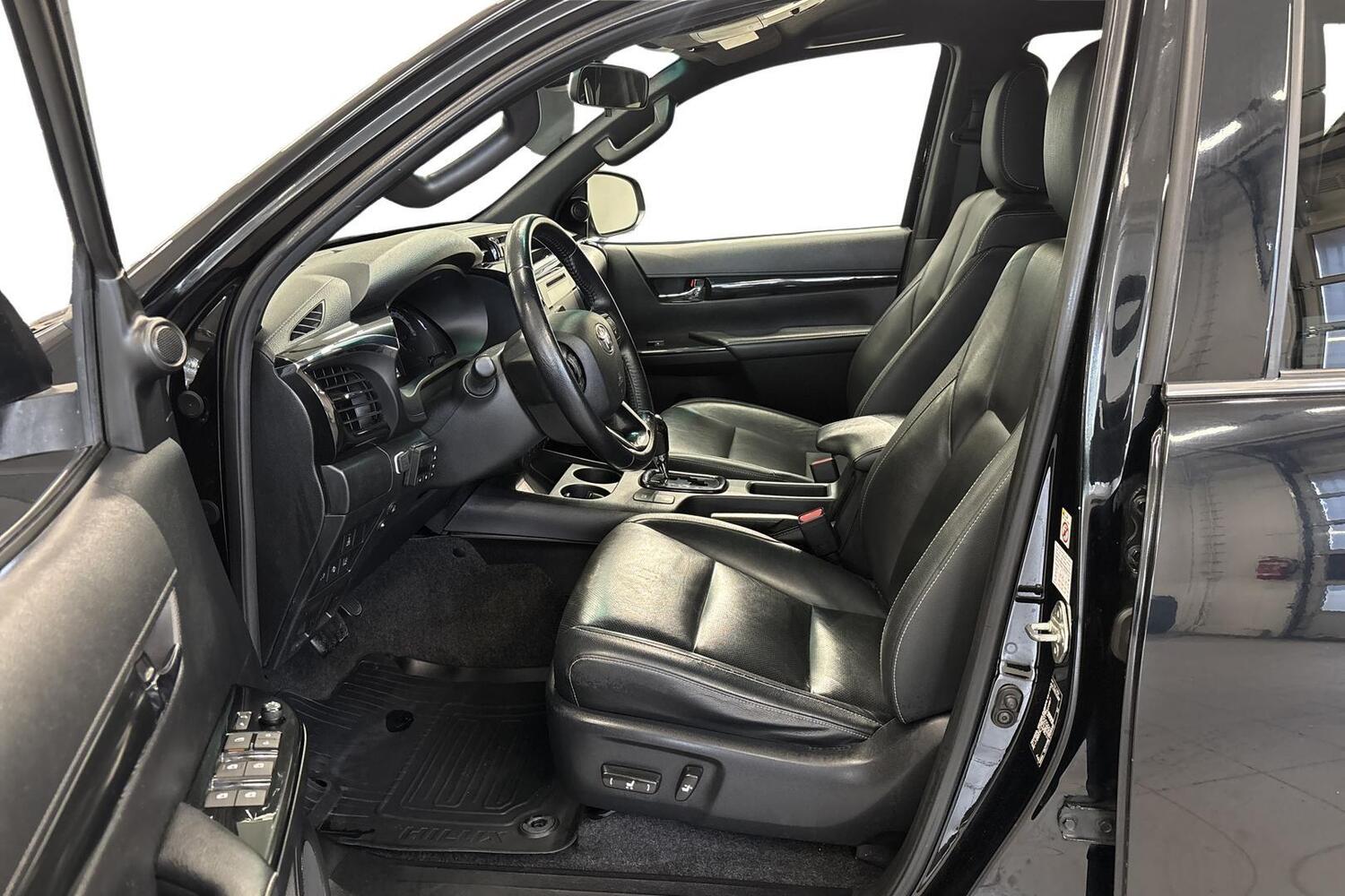 Toyota Hilux vaihtoauto