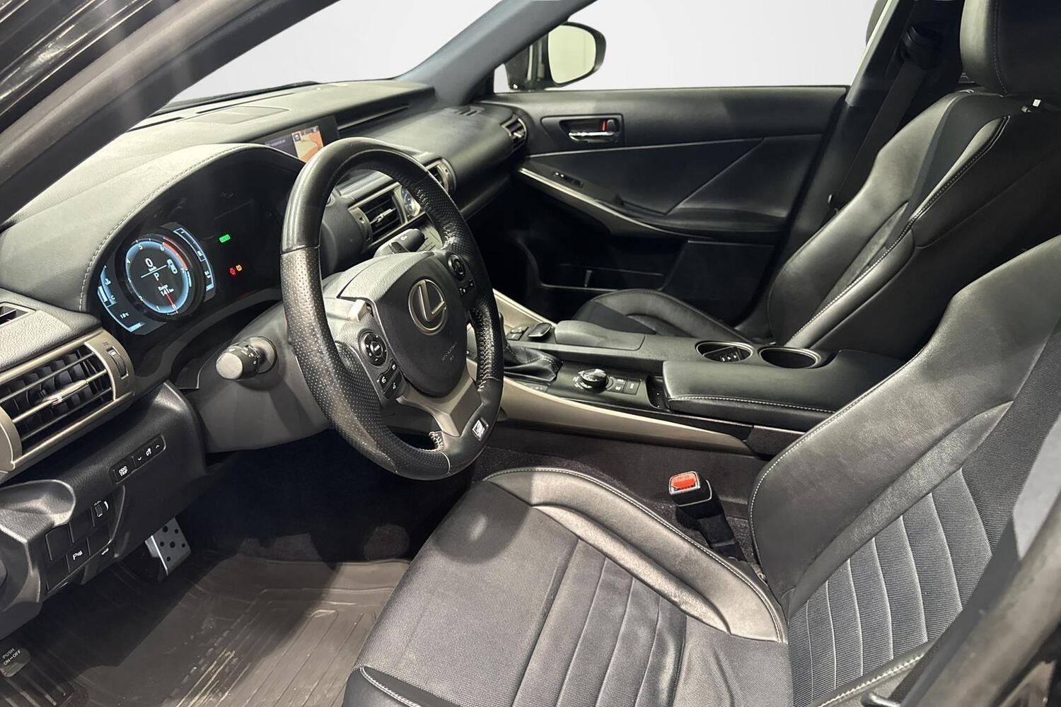 Lexus IS vaihtoauto