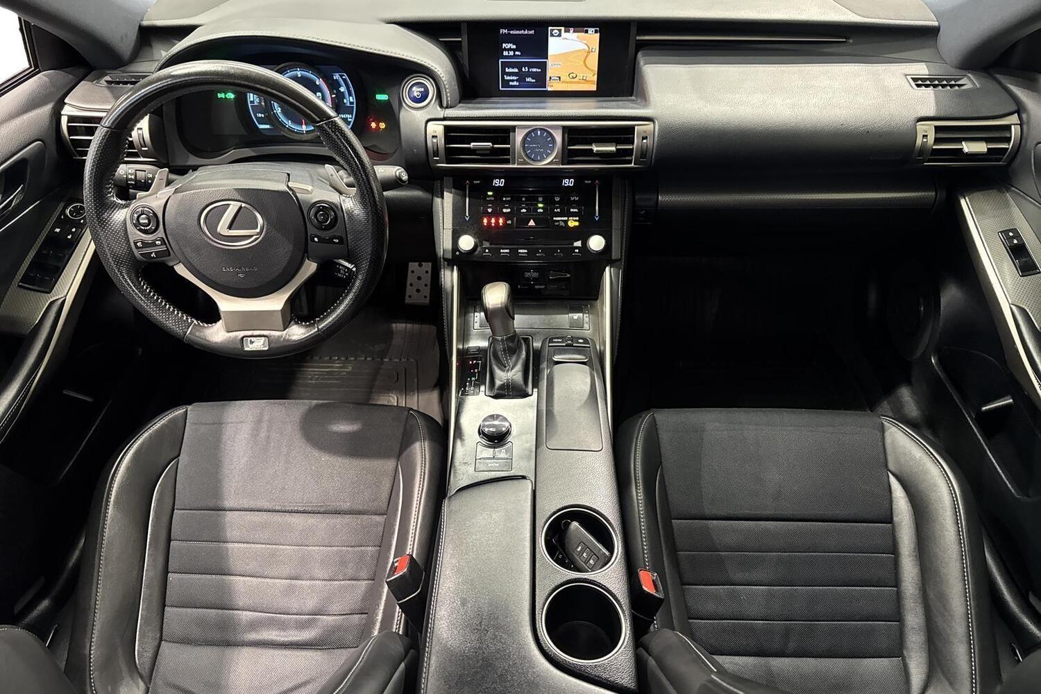 Lexus IS vaihtoauto