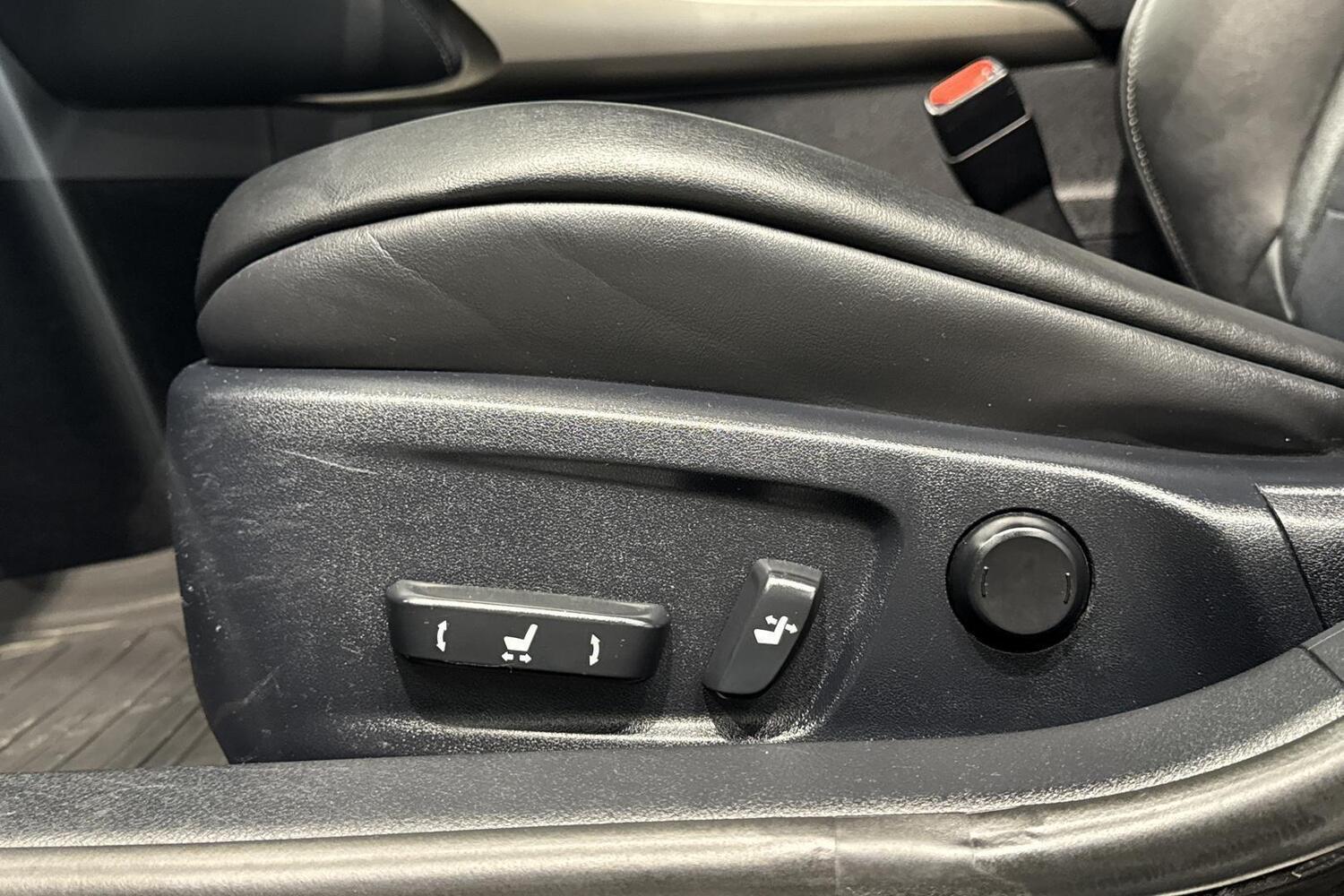 Lexus IS vaihtoauto