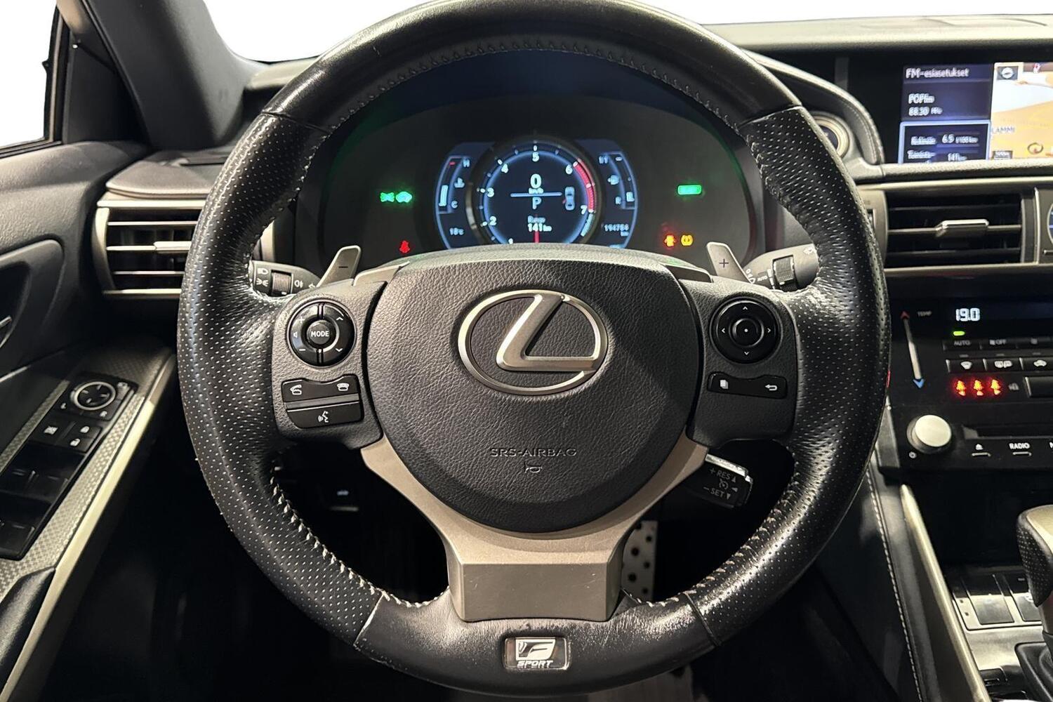 Lexus IS vaihtoauto