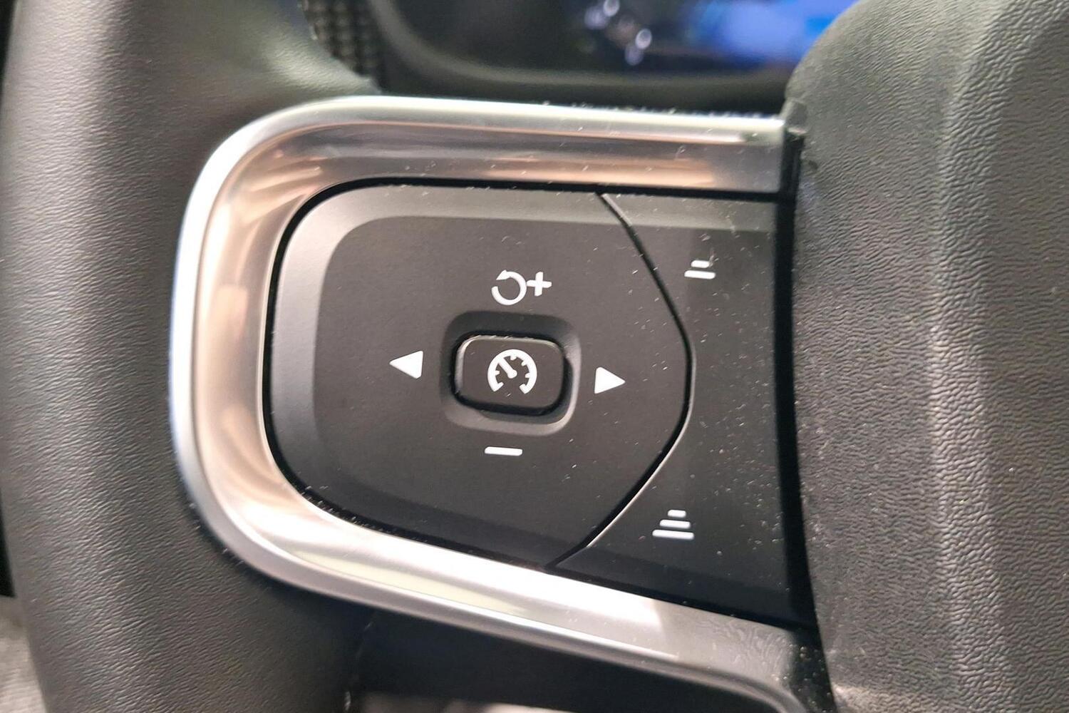 Volvo EX40 vaihtoauto