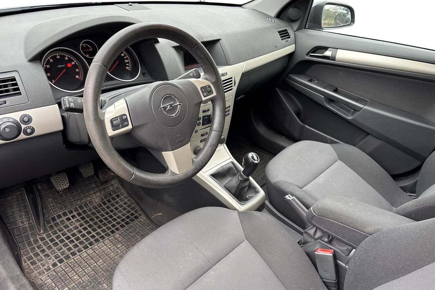 Opel Astra vaihtoauto